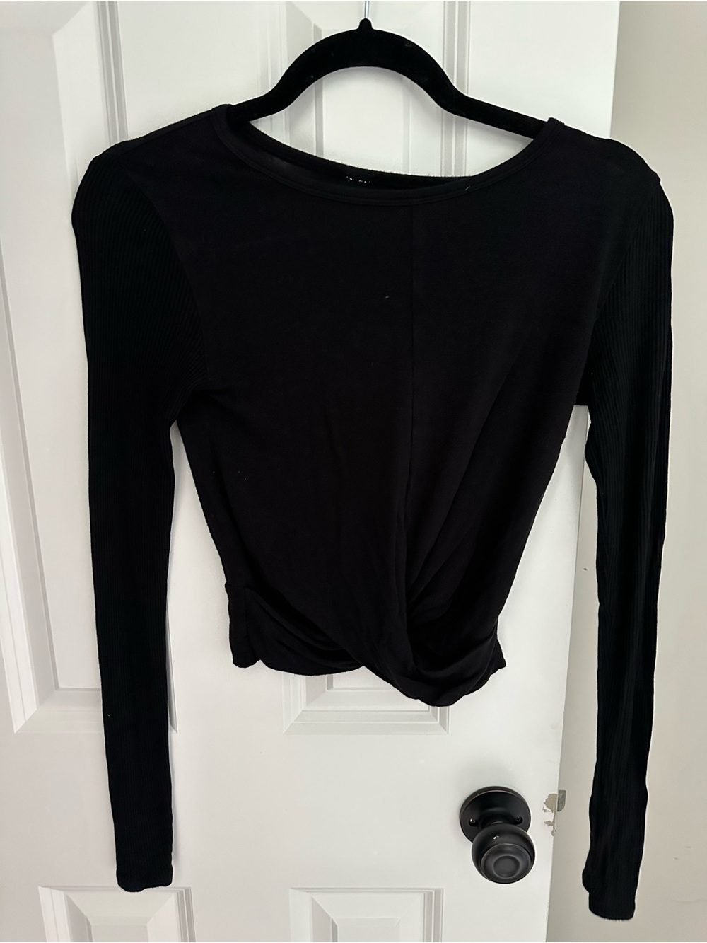 Alo Cover Long Sleeve - Black - Picture 2 of 4
